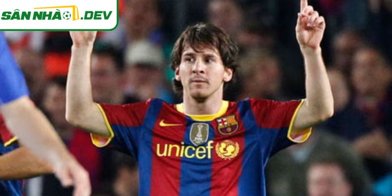 Lực lượng không chỉ ở sân mà còn sau đường biên